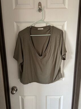 Marine Layer Women's Short Sleeve V-Neck Tee in Olive